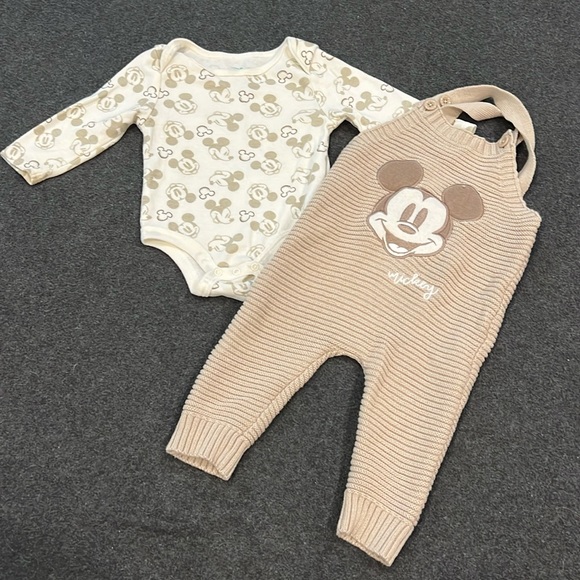 Disney baby Mickey outfit - Picture 1 of 4
